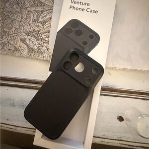 Bellroy Black Venture Phone Case iPhone 17 Pro